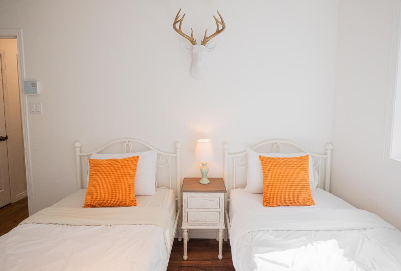 French Countryside Chic 2-Bedroom Chalet Prince Mont-Tremblant Extérieur photo