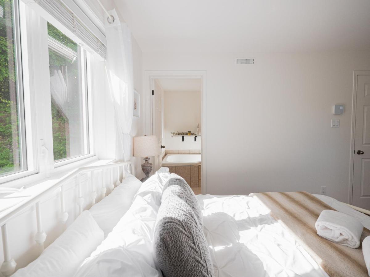 French Countryside Chic 2-Bedroom Chalet Prince Mont-Tremblant Extérieur photo