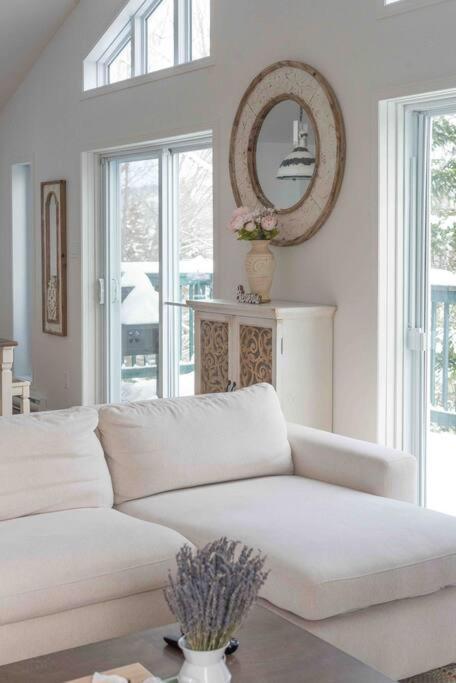 French Countryside Chic 2-Bedroom Chalet Prince Mont-Tremblant Extérieur photo