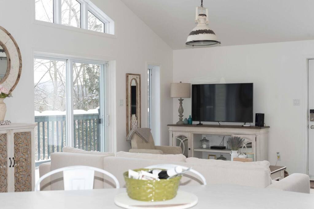 French Countryside Chic 2-Bedroom Chalet Prince Mont-Tremblant Extérieur photo