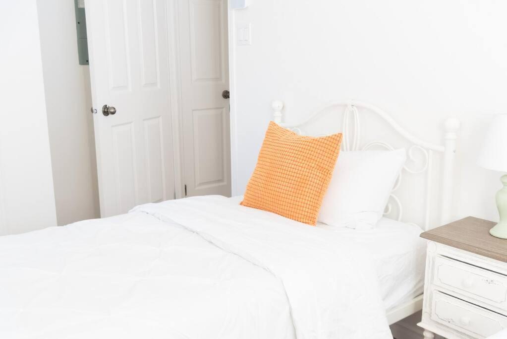 French Countryside Chic 2-Bedroom Chalet Prince Mont-Tremblant Extérieur photo